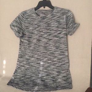 Reebok women’s short sleeve shirt top